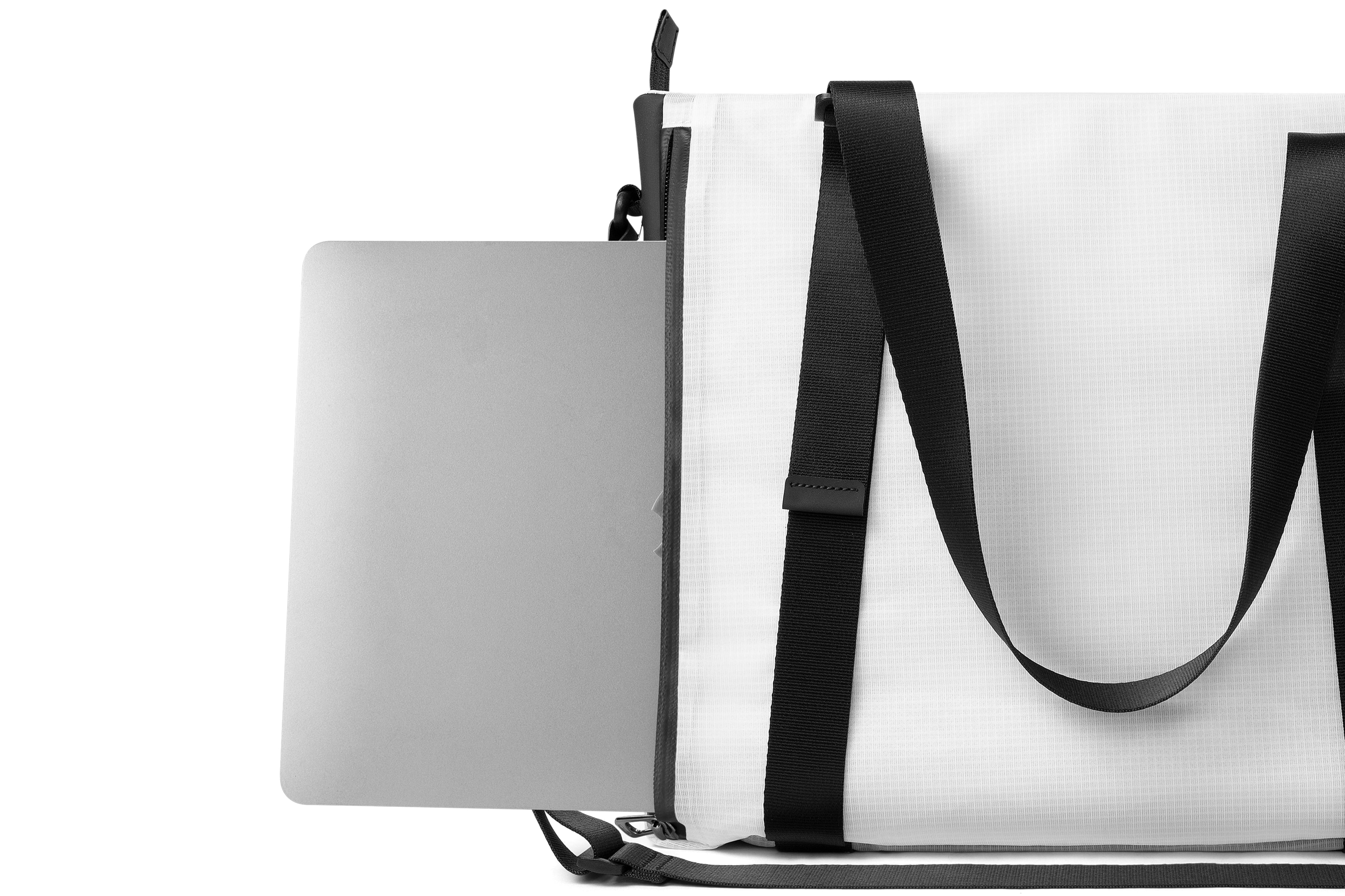 The Minimalist Commute: 5 Must-Haves with NIID’s Modular Backpack