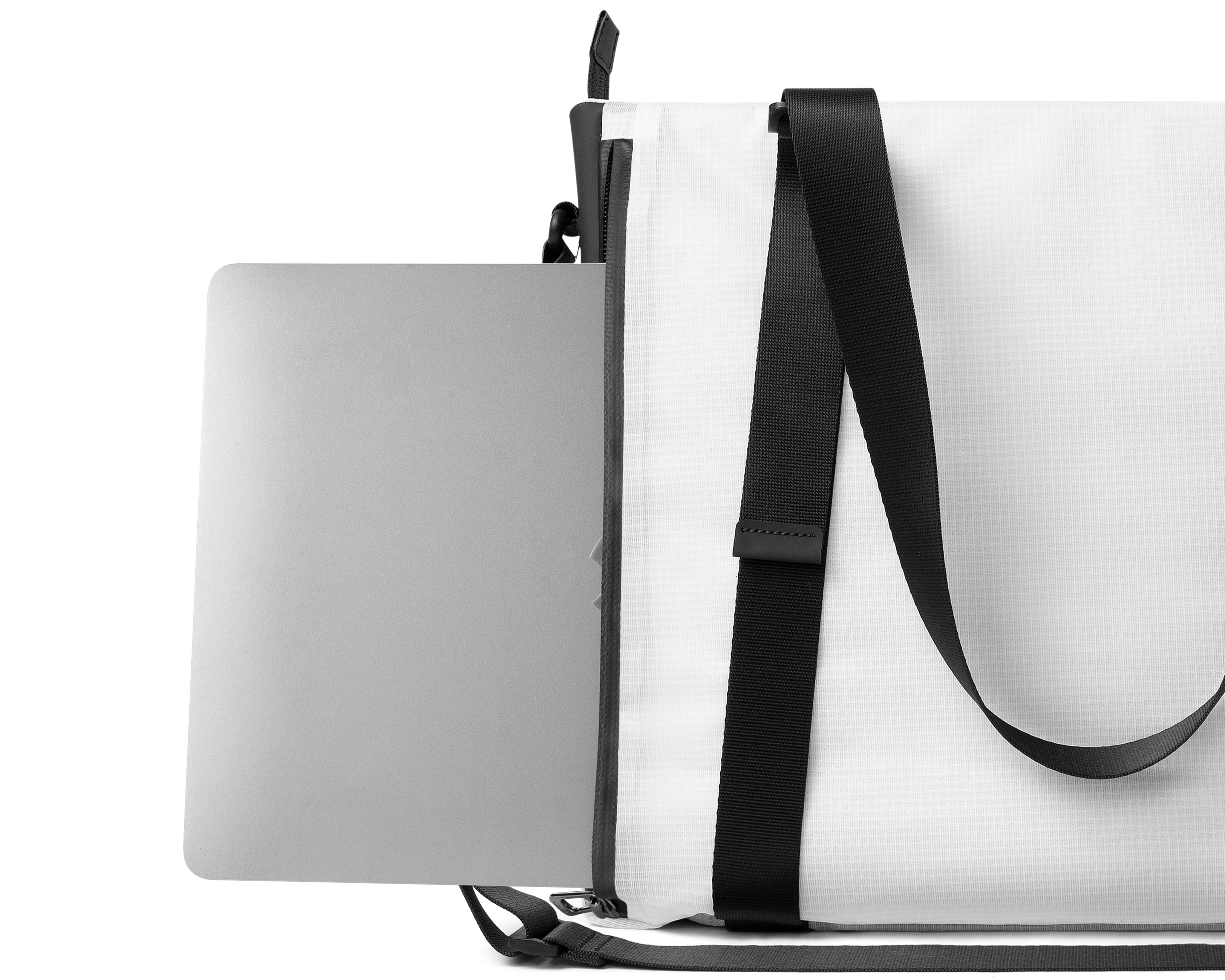 The Minimalist Commute: 5 Must-Haves with NIID’s Modular Backpack