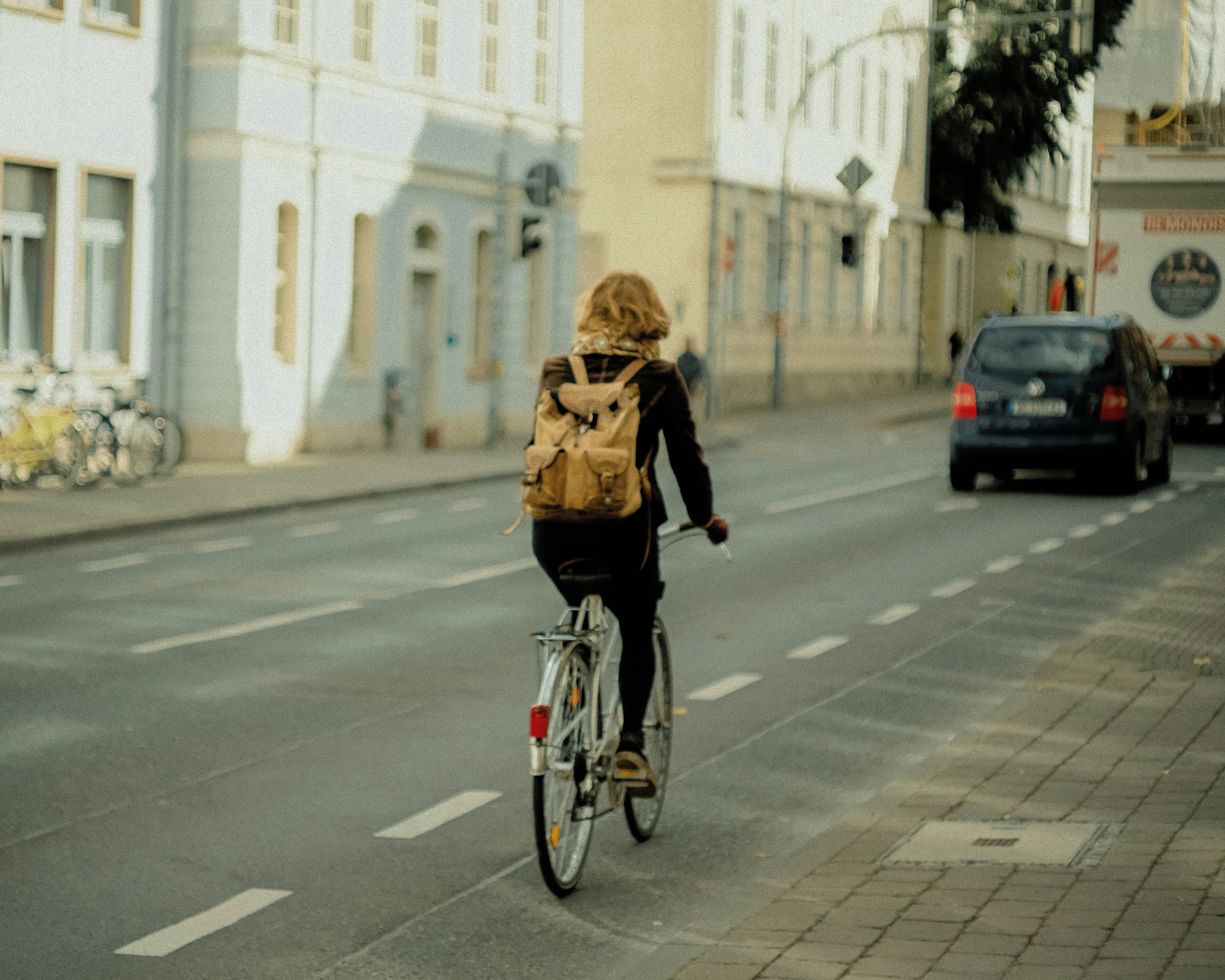 The Urban Cyclist's Commuting Kit: Essential Gear &amp; Safety Tips